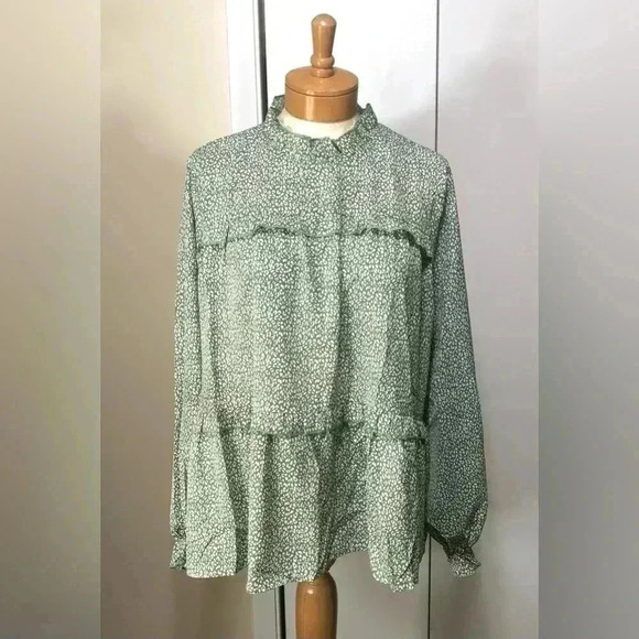 Women’s Green Ivory Animal Print Ruffled High Neck Balloon Sleeve Blouse Size XL - Picture 1 of 13
